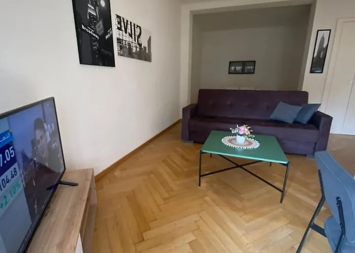 Lejlighed Large 7 Minutes Walking To Train Station *